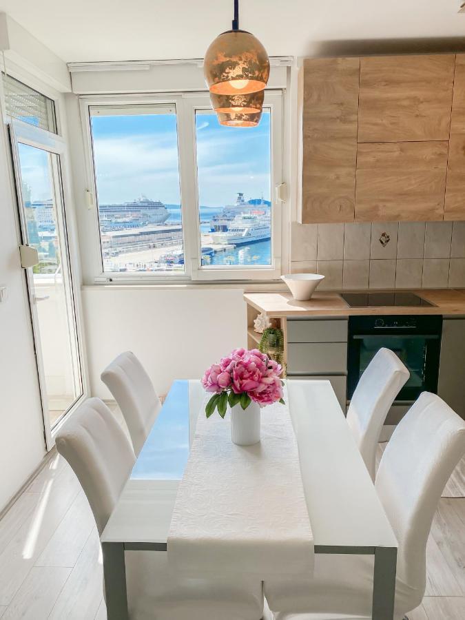 Homey With A View Apartmán